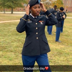 Meet your Posher, Selena